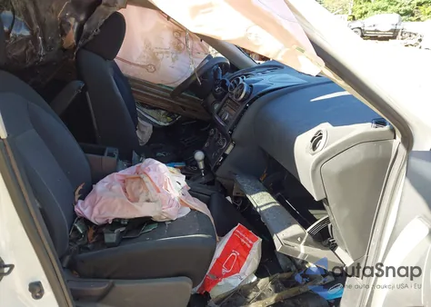 2013 Nissan Rogue S z USA, uszkodzony, nr VIN JN8AS5MT5DW534845